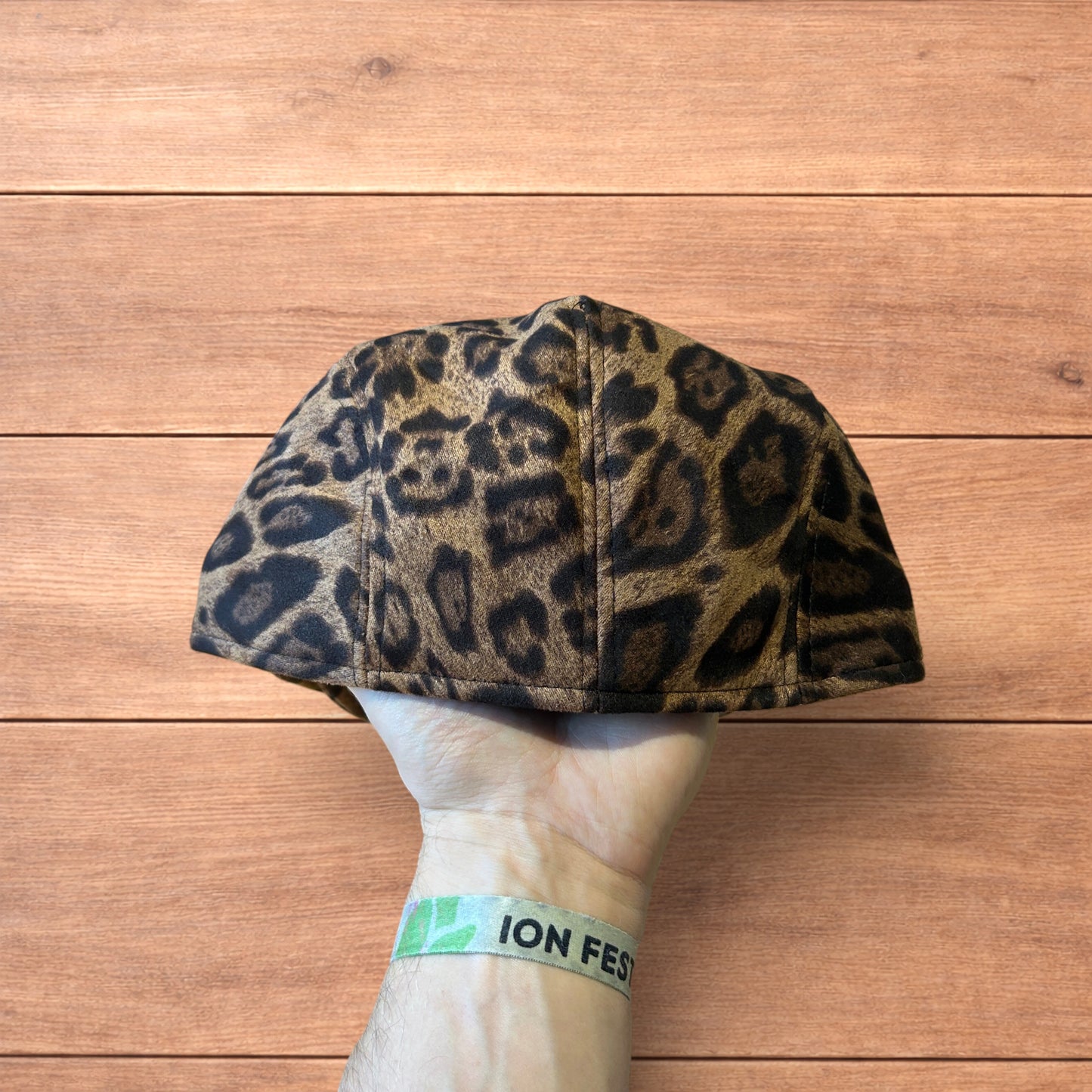 Vintage style newsboy flat cap beret in leopard & brown colour way.