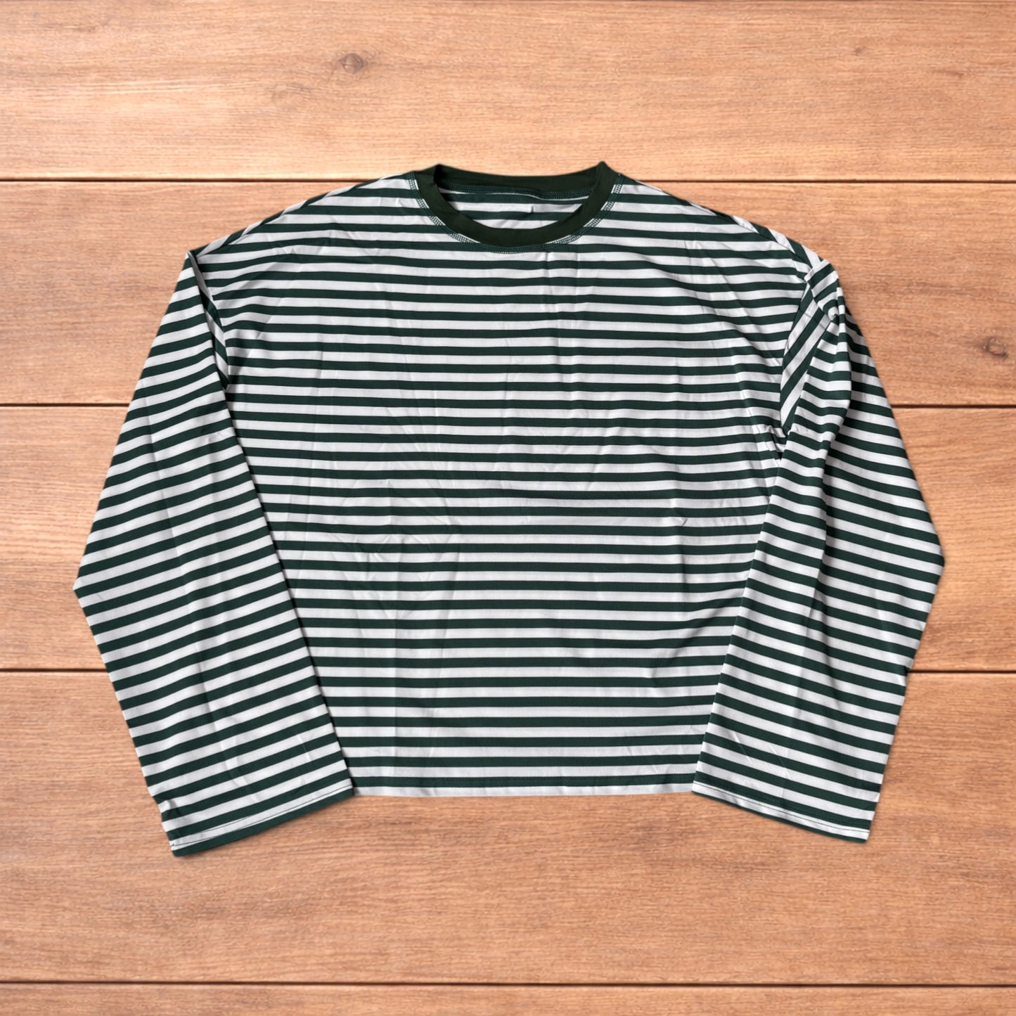 Relaxed fit striped long sleeve top tshirt in green/white.