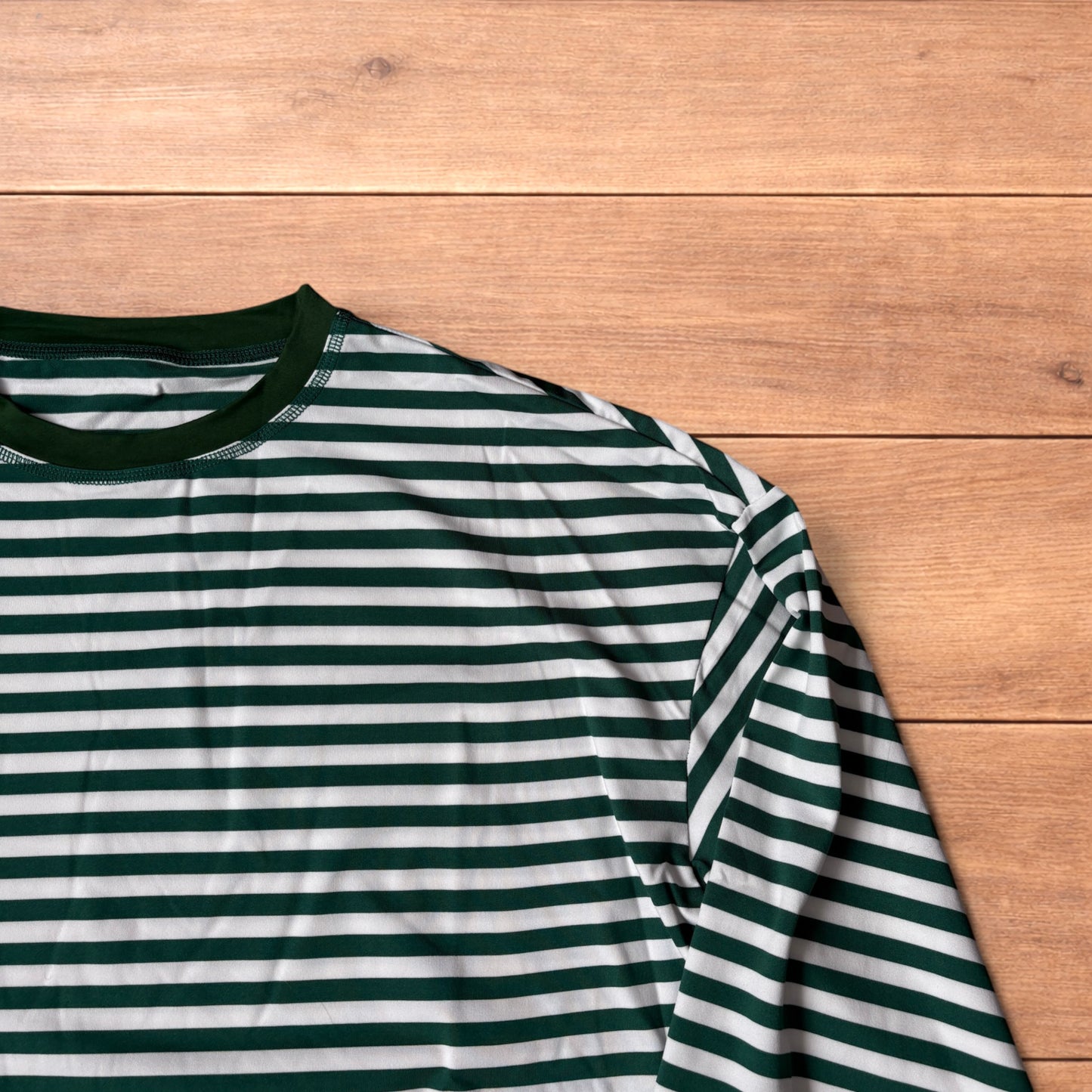 Relaxed fit striped long sleeve top tshirt in green/white.