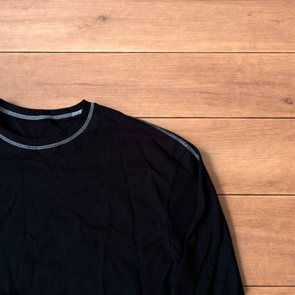 Vintage style relaxed fit long sleeve top tshirt in black.