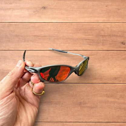 Insane metal frame polarised sunglasses in black frame red lense.