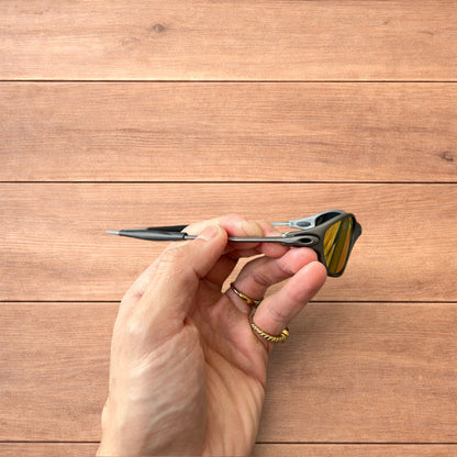 Insane metal frame polarised sunglasses in black frame red lense.