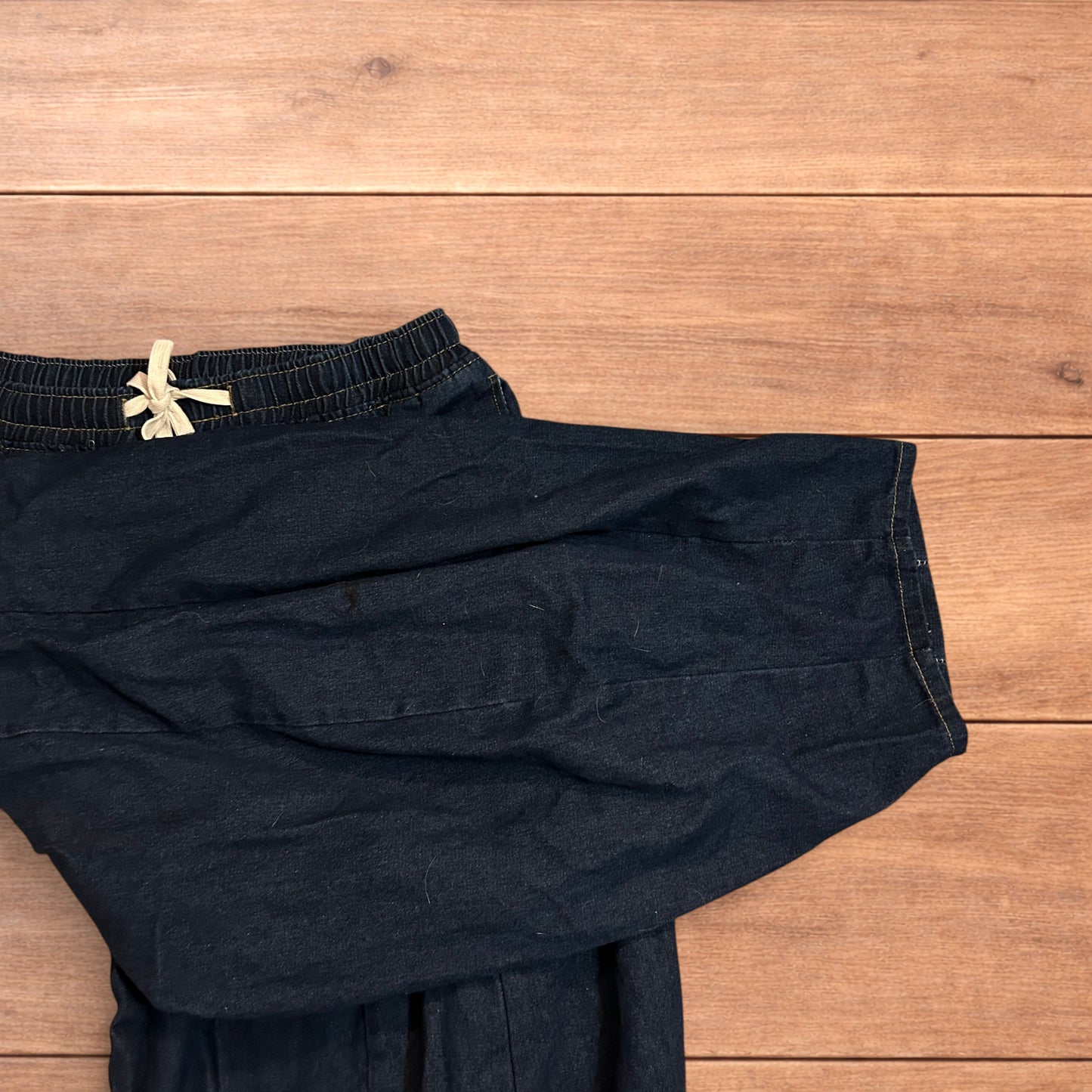 Incredible super baggy wide leg balloon fit jeans in dark blue wash.