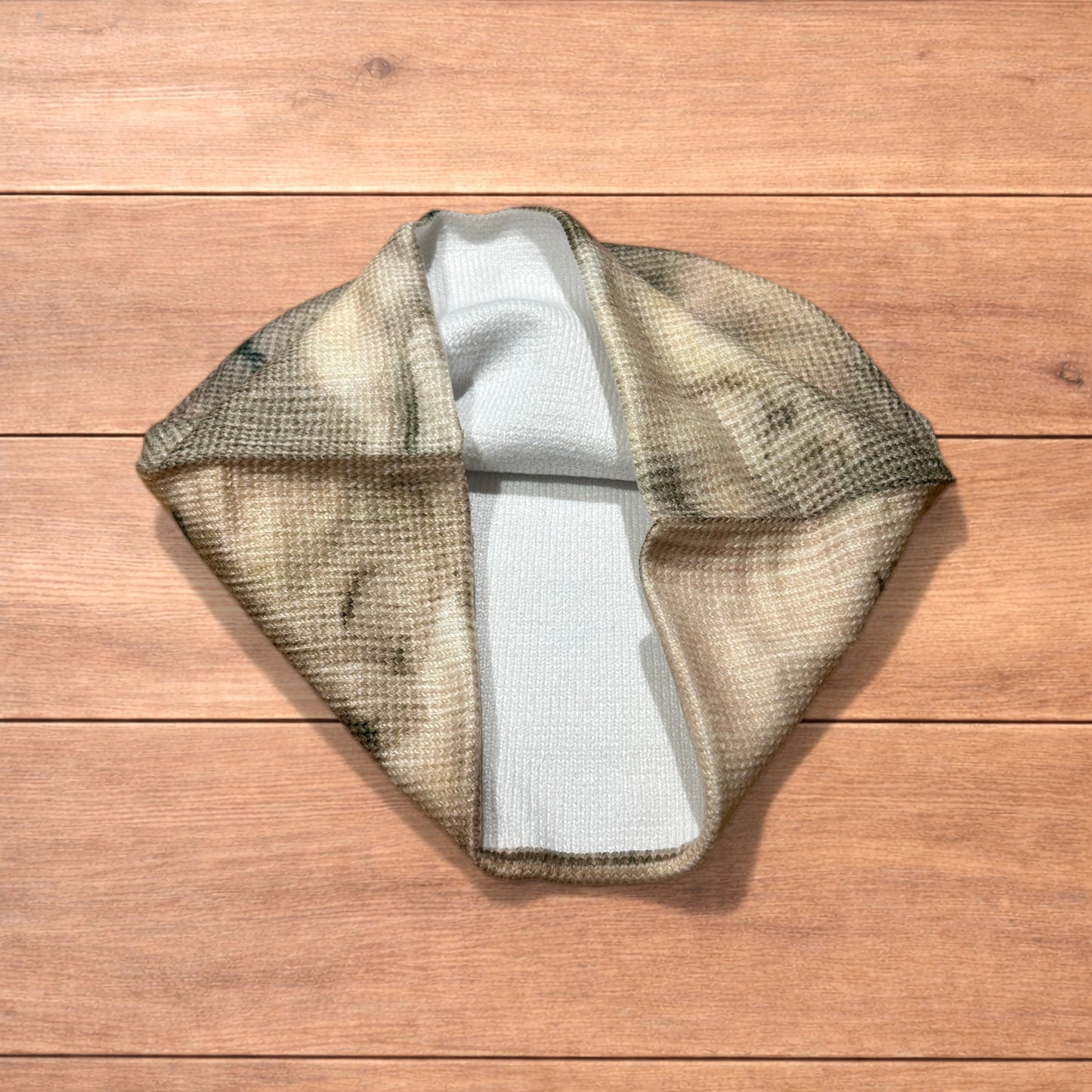 Cool Japanese vintage style beanie hat in cream/beige with graphic design.