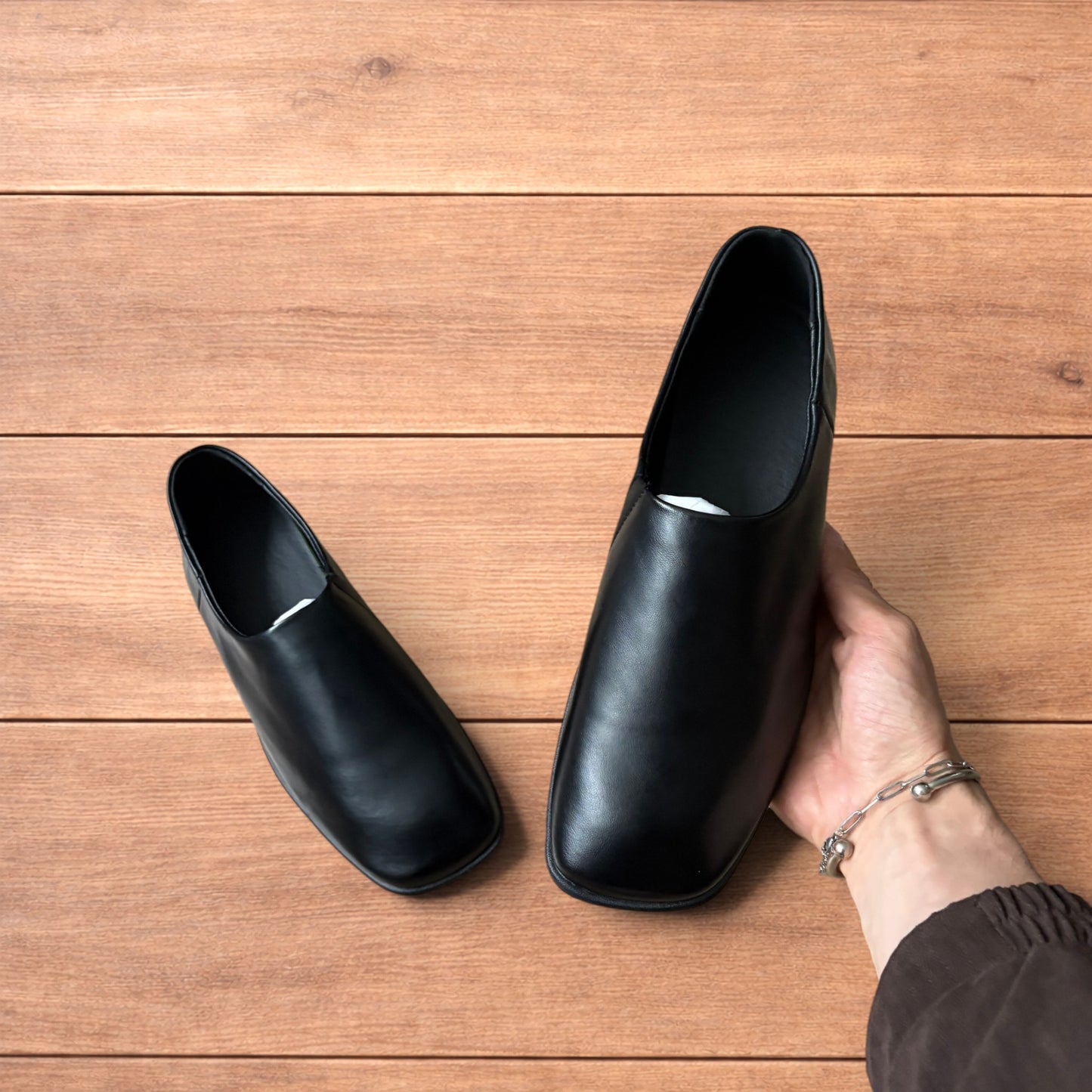 Lovely faux leather slip on loafers shoes in black.