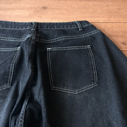 Super baggy wide leg balloon fit jeans in washed black.