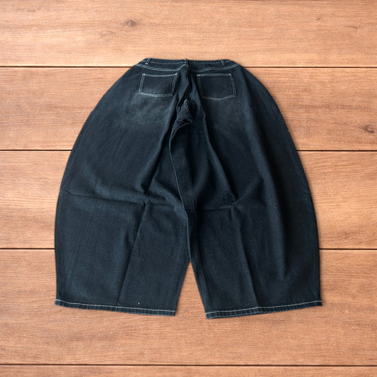 Super baggy wide leg balloon fit jeans in washed black.