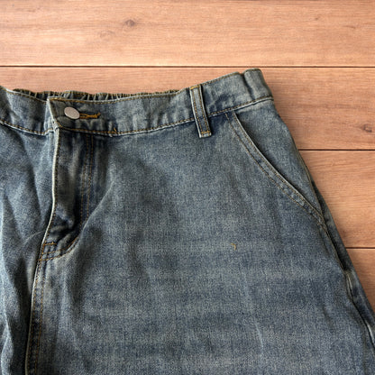 Incredible super baggy wide leg balloon fit jeans in mid blue wash.