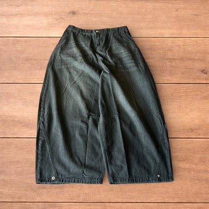 Incredible super baggy wide leg balloon fit jeans in washed black.
