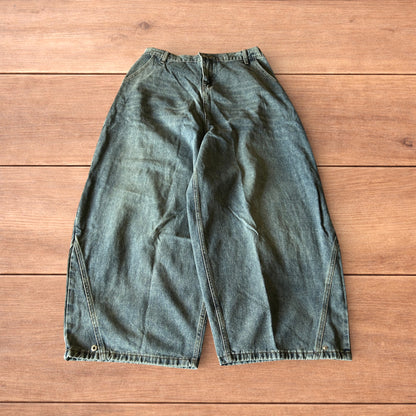 Incredible super baggy wide leg balloon fit jeans in mid blue wash.