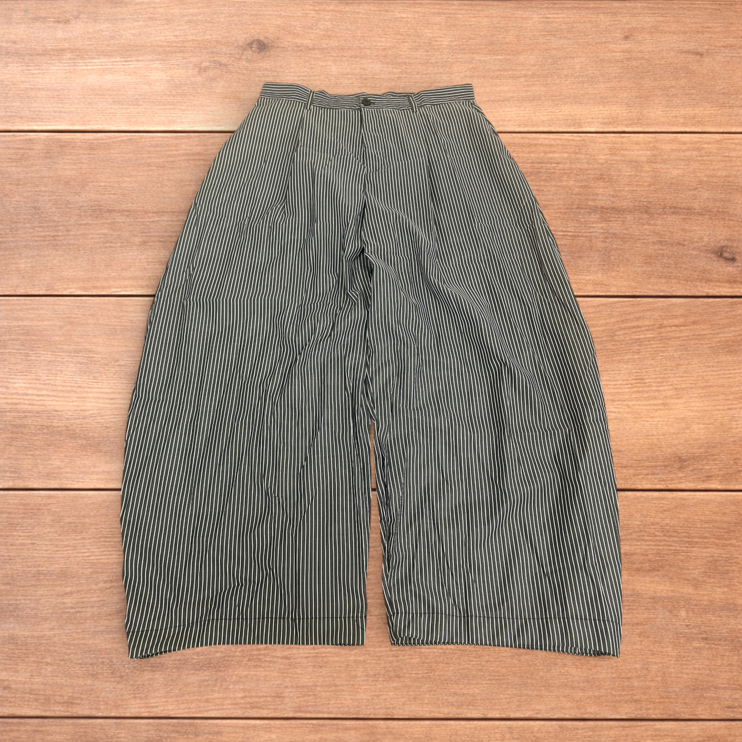 Vintage style baggy wide leg striped lightweight trousers in black/white.