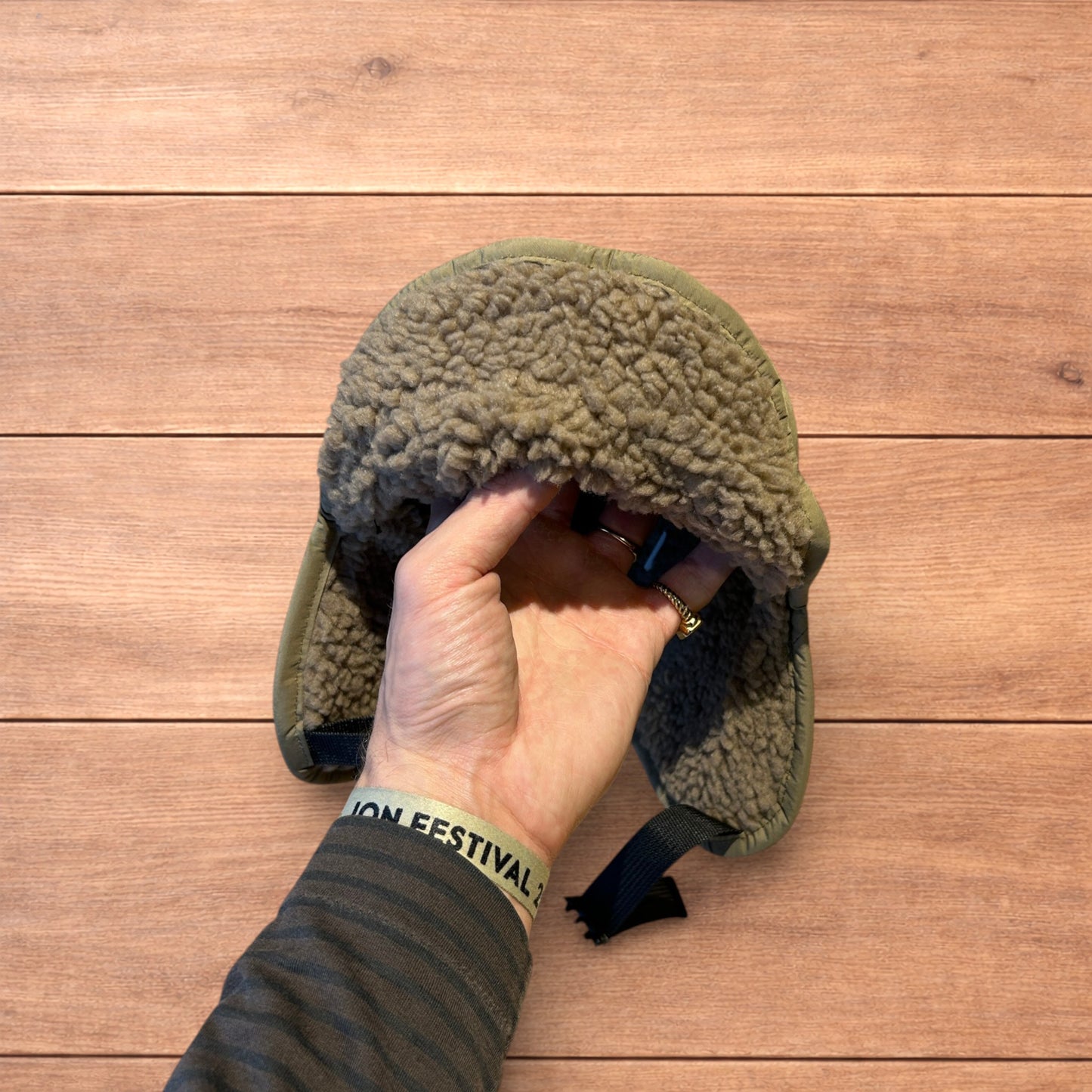 Insane Russian Trapper Korean padded fluffy hat cap in khaki green.