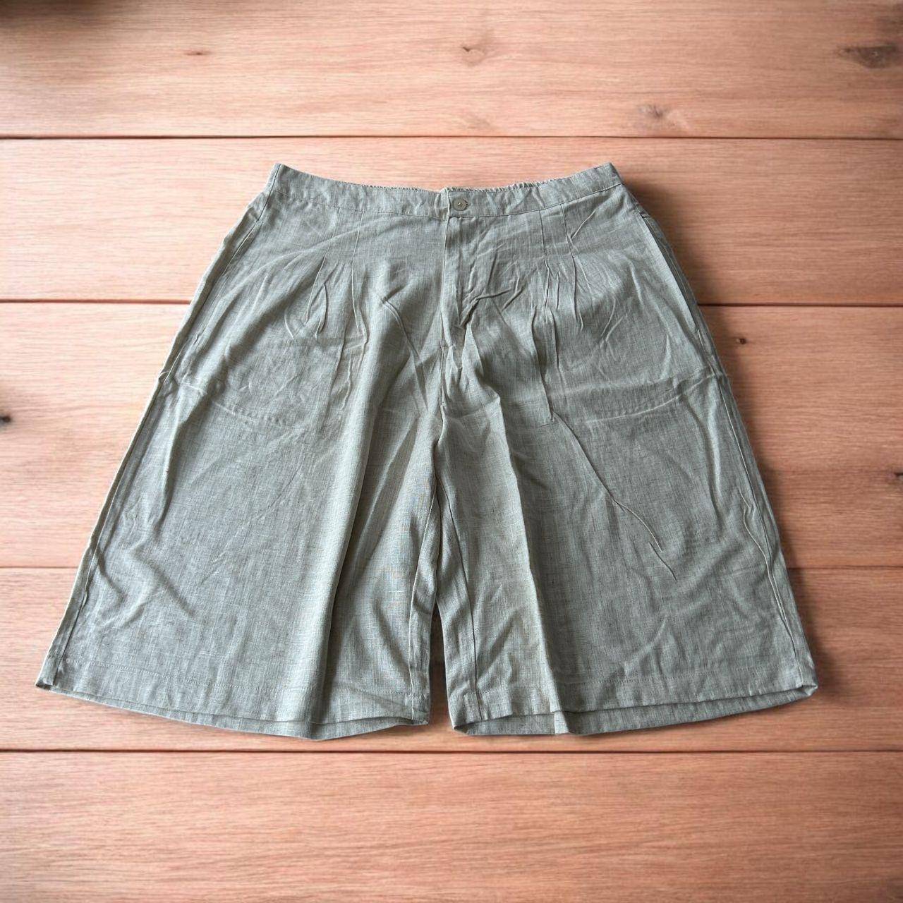 Super baggy wide leg linen shorts jorts in beige/cream.