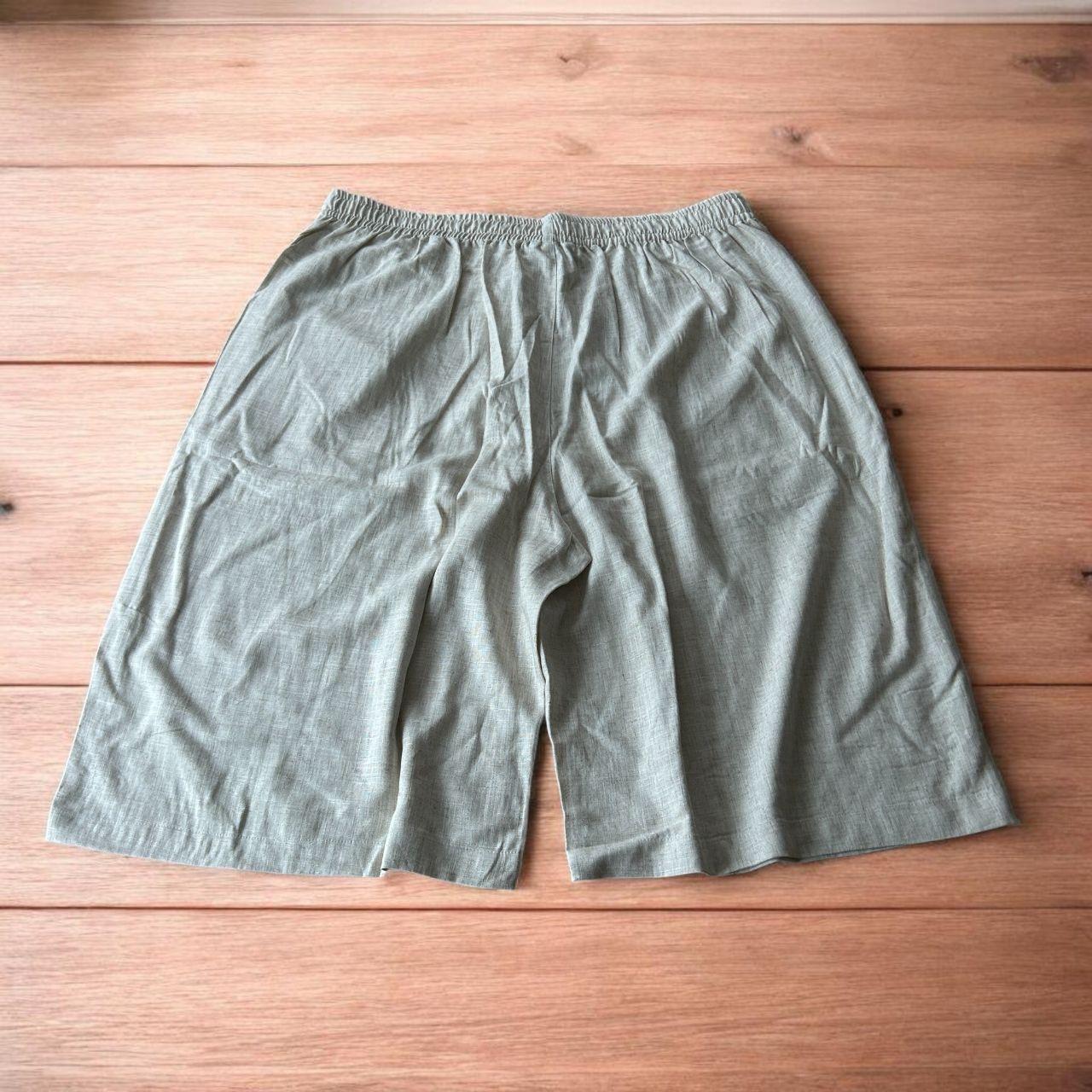 Super baggy wide leg linen shorts jorts in beige/cream.