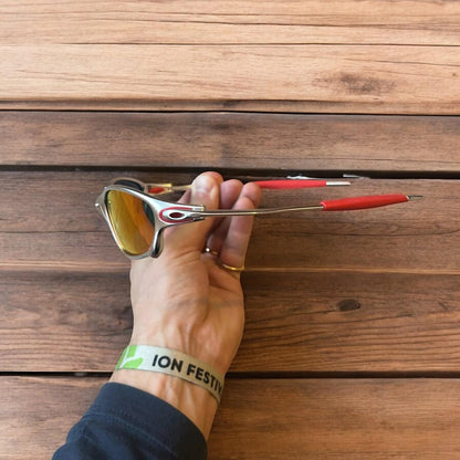 Insane metal frame polarised sunglasses in silver frame red lense. One size.