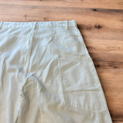 Incredible vintage style baggy wide leg skater fit jeans in white.