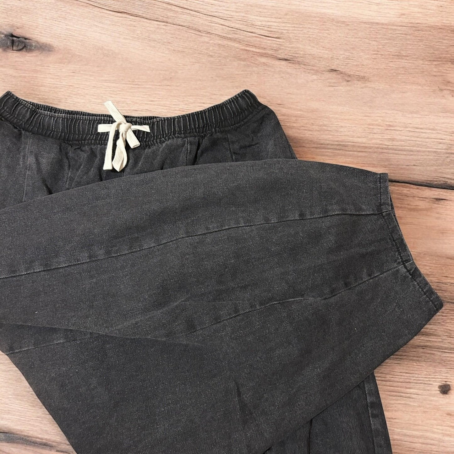 Incredible super baggy wide leg balloon fit jeans in washed black.