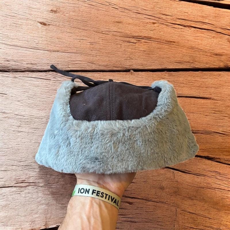 Russian ushanka trapper ear flap winter hat in grey colour way. 55-59cm