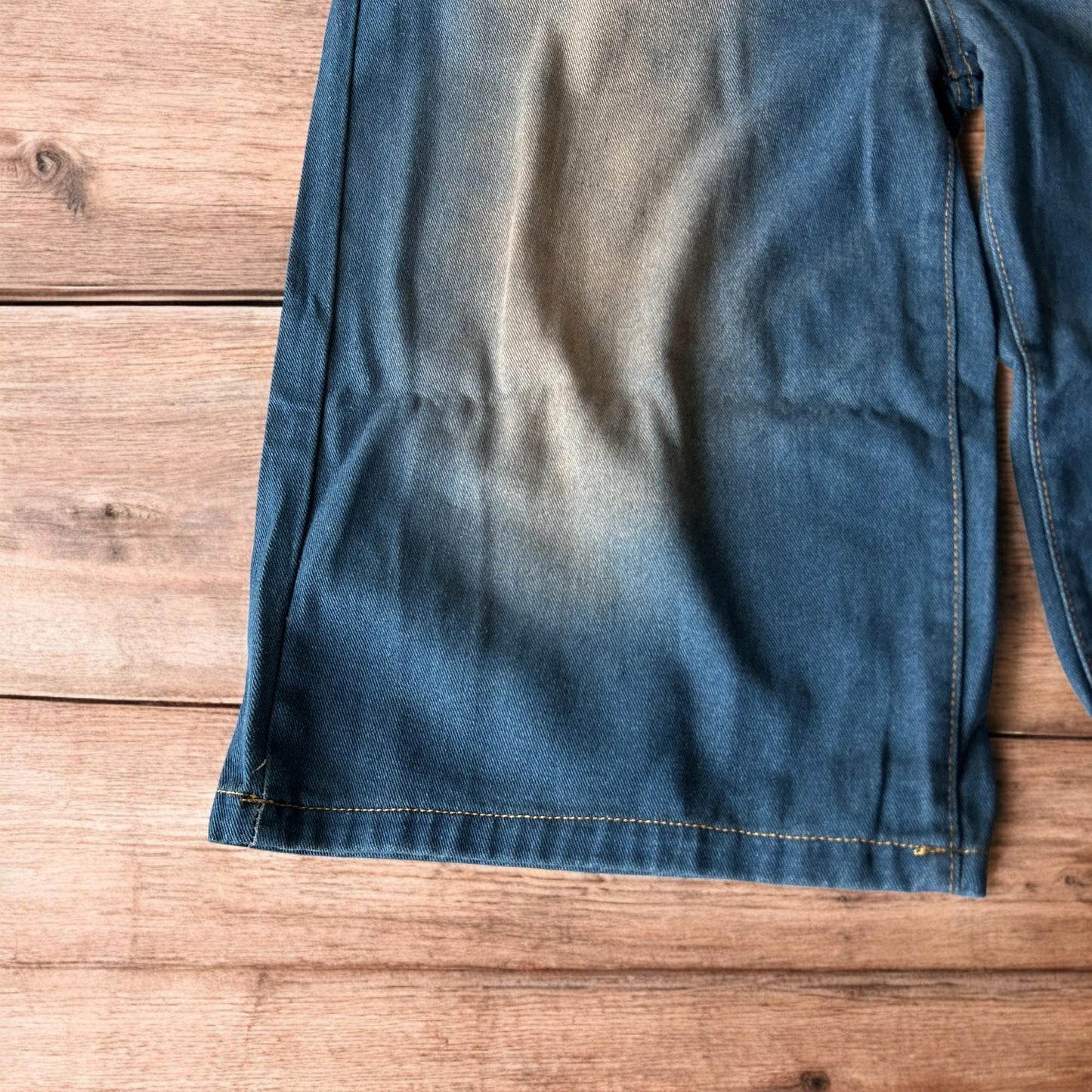Incredible super baggy wide leg denim shorts jorts in dark blue wash.