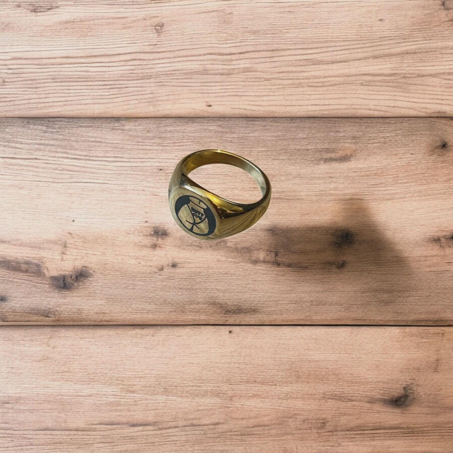 Lovely stainless steel gold Butt Club women figure signet ring.