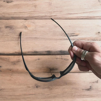 Insane polarised sunglasses in black with black lense. One size.