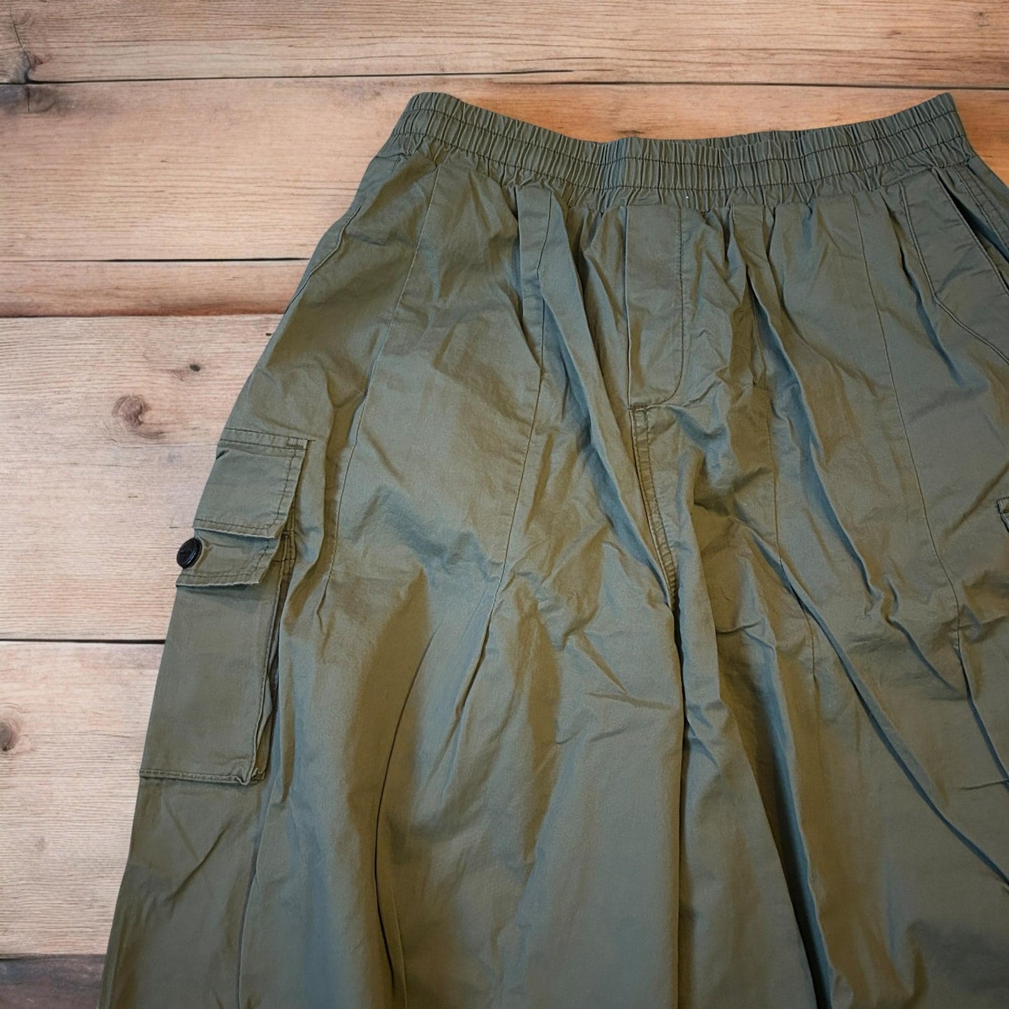 Insane super baggy wide leg Korean cargo parachute trousers in khaki green.