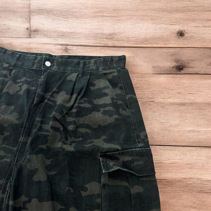 Super baggy wide leg cargo carpenter shorts jorts in army camo.