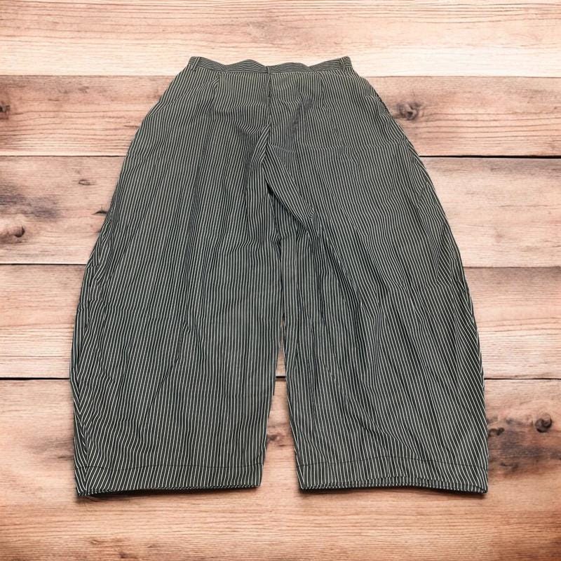 Vintage style baggy wide leg striped lightweight trousers in black/white.