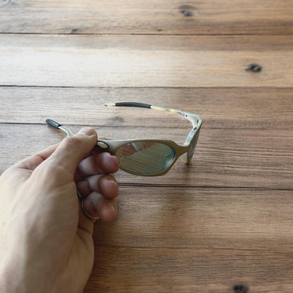 Insane metal frame sunglasses in silver with blue lense. One size.