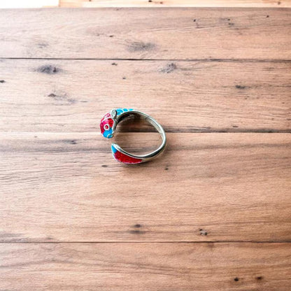 Lovely vintage style stainless steel retro fish ring in silver. One size.