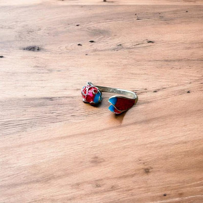 Lovely vintage style stainless steel retro fish ring in silver. One size.