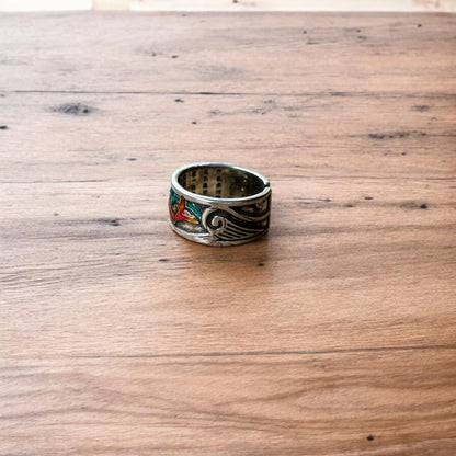 Lovely vintage style stainless steel retro fish band ring in silver. One size.