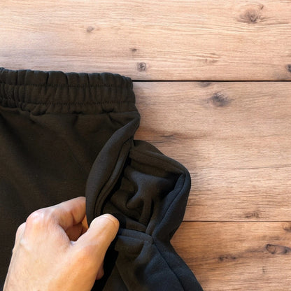Lovely super baggy wide leg long jersey shorts jorts in black.
