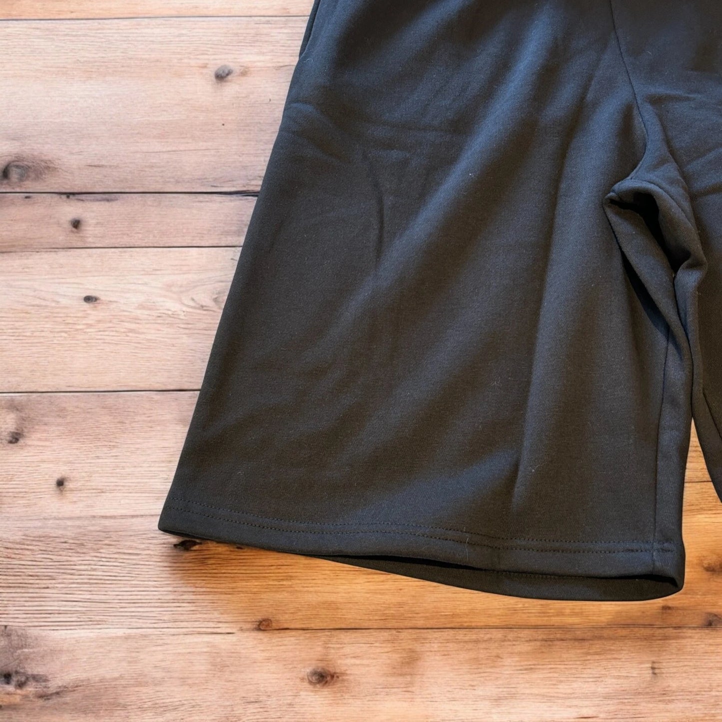 Lovely super baggy wide leg long jersey shorts jorts in black.