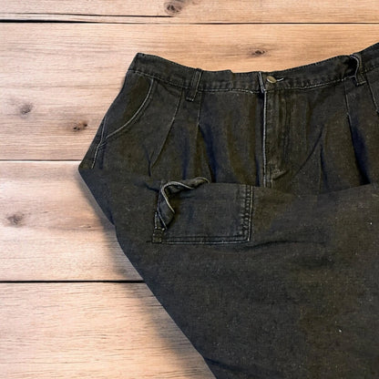 Vintage style baggy wide leg skater fit jeans in washed black.