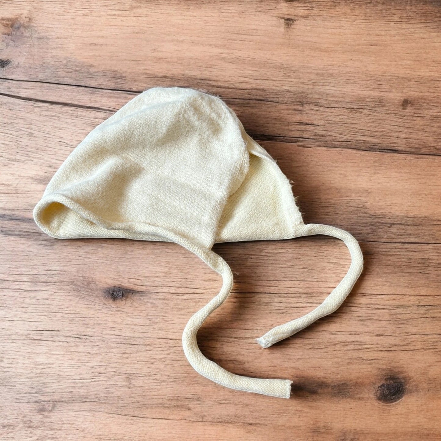 Lovely Y2k Japanese knitted beanie bonnet ear flap hat in beige/cream. One Size.