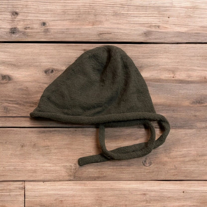 Lovely Y2k Japanese knitted beanie bonnet ear flap hat in mid grey. One Size.