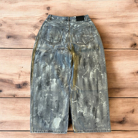 Incredible vintage style baggy wide leg skater fit jeans in grey with paint.