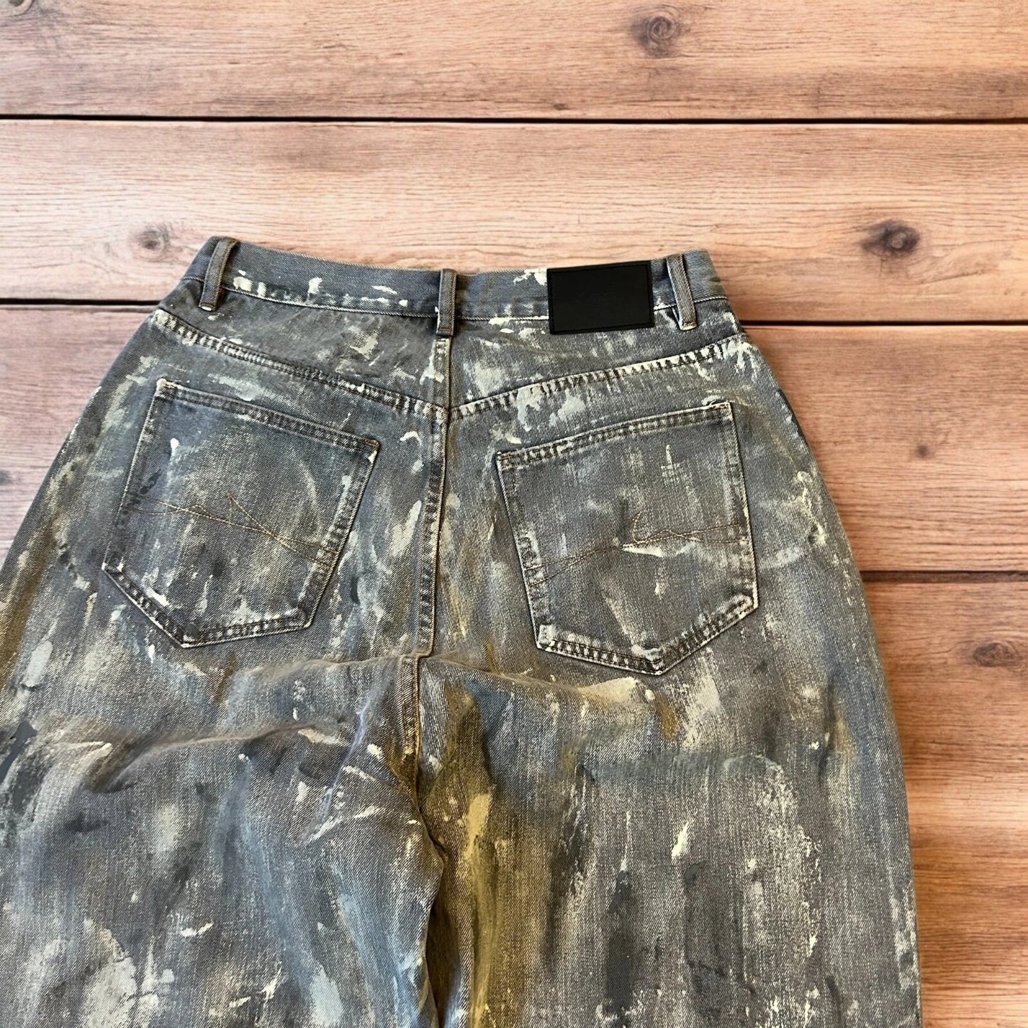 Incredible vintage style baggy wide leg skater fit jeans in grey with paint.