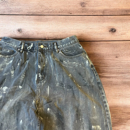 Incredible vintage style baggy wide leg skater fit jeans in grey with paint.