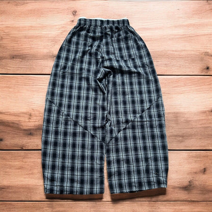Lovely baggy wide leg checkered lounge pants trousers in black/white.
