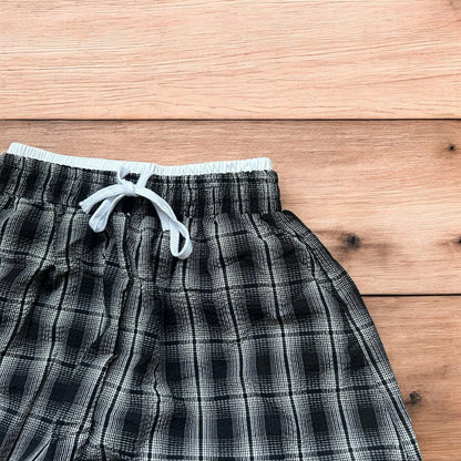 Lovely baggy wide leg checkered lounge pants trousers in black/white.